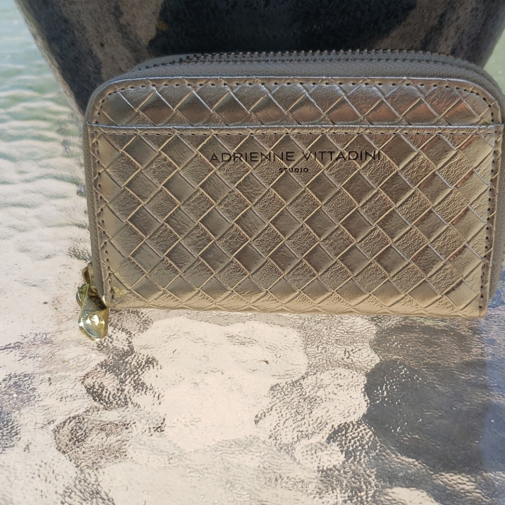🆕️Adrienne Vittadini Wallet